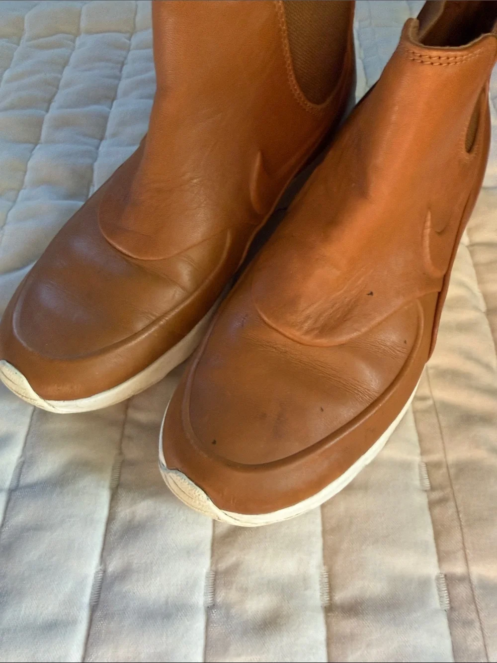 Nike size9 high top  Slip-On Athletic Sneakers